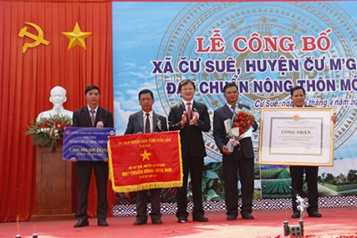 Công bố xã Cư Suê (huyện Cư M’gar) đạt chuẩn nông thôn mới